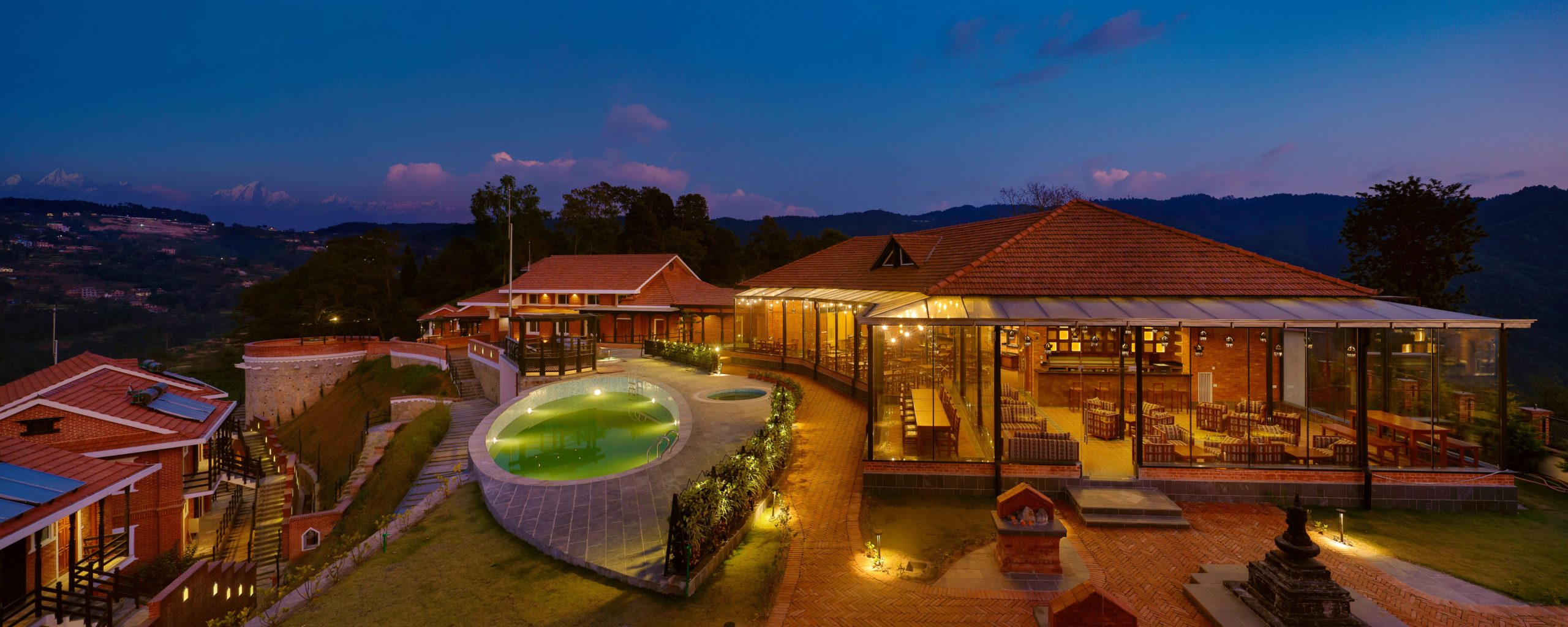 Hotel & Resort Booking
